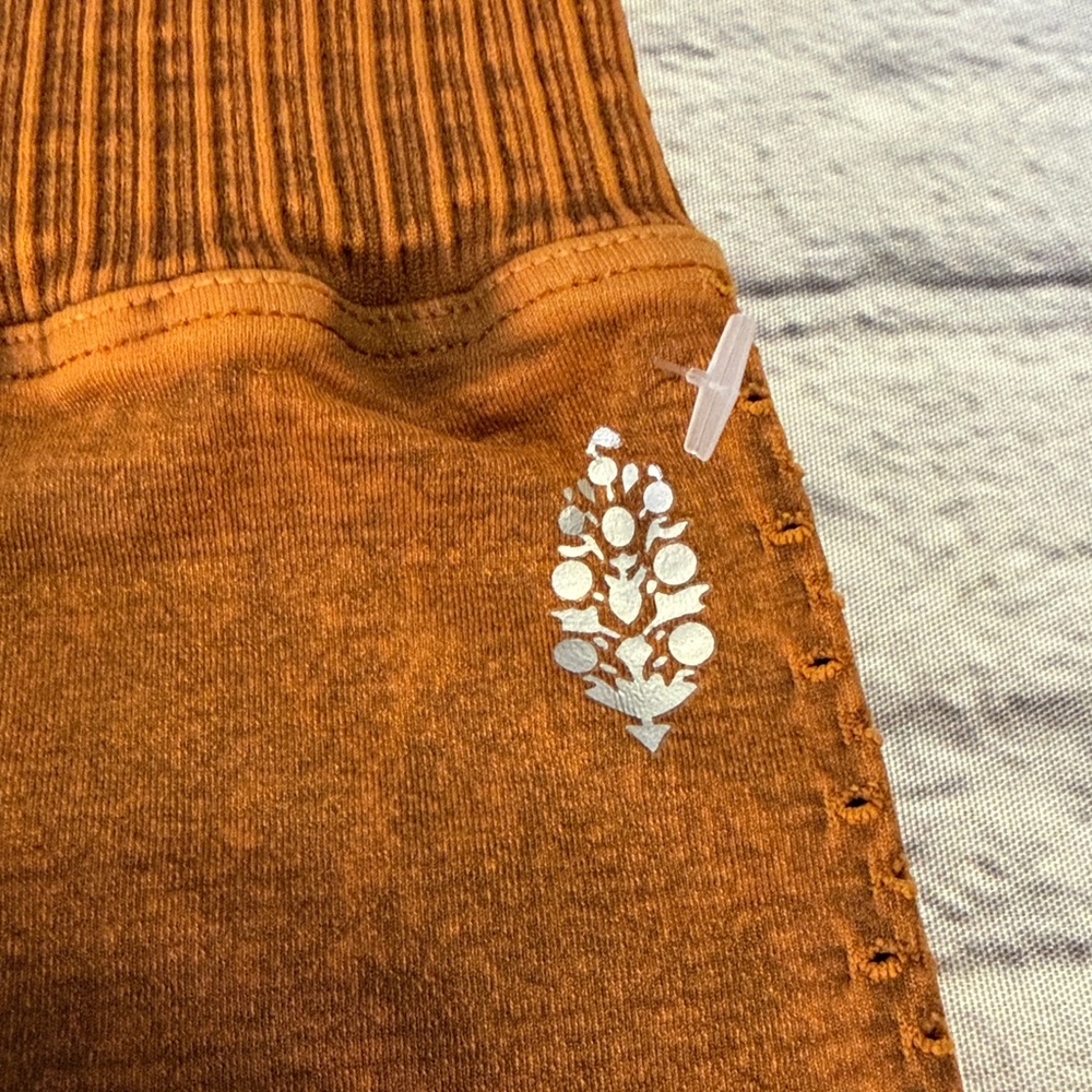 NWOT FP Movement Good Karma Bike Short - Toasted Coconut / Brown - Size XS/S - Picture 7 of 17